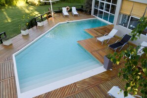 2 indoor pools, outdoor pool