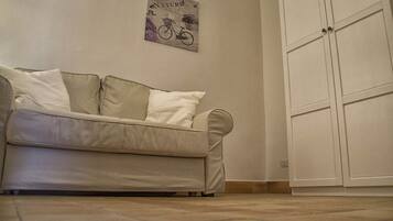 Family Room, Terrace | Ruang tamu | TV skrin rata