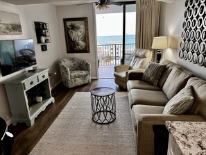 TV, DVD player, stereo - 709"A" Tropical Delight! Booking for 2026! (Gulf Shores)