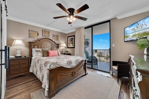 2 soverom, skrivebord, strykejern/-brett og wi-fi