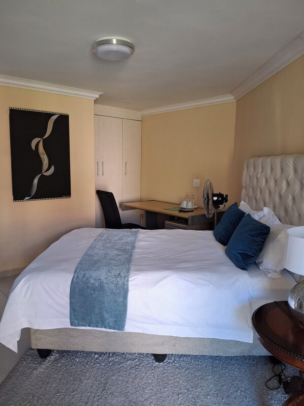 1 bedroom, iron/ironing board, internet, bed sheets