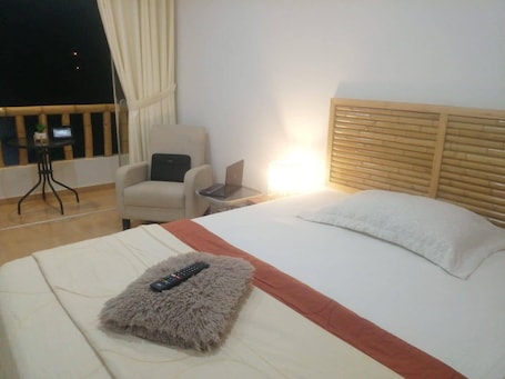 Decoración personalizada, wifi gratis y ropa de cama