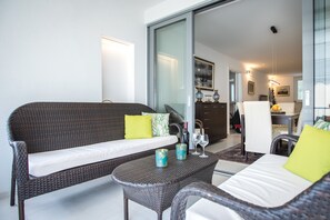 Flachbildfernseher, Netflix, Streaming-Dienste