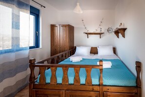 Traditional House, 3 Bedrooms | 3 bedrooms, blackout drapes, soundproofing, iron/ironing board