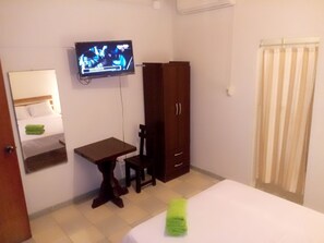 Minibar, in-room safe, desk, free WiFi - Hotel Daylu (Punchana)