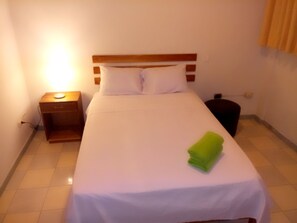 Kamar Single | Minibar, brankas, meja kerja, dan Wi-Fi gratis