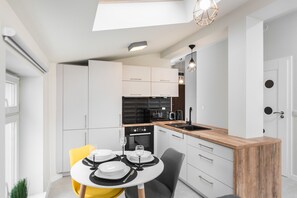 Private kitchen - BestDayApartments (Kraków)