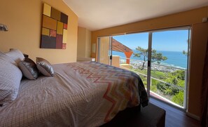 2 bedrooms, in-room safe, iron/ironing board, free WiFi - Exceptional holiday home with panoramic view in Camps Bay (Cape Town)