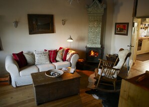 TV, fireplace, stereo