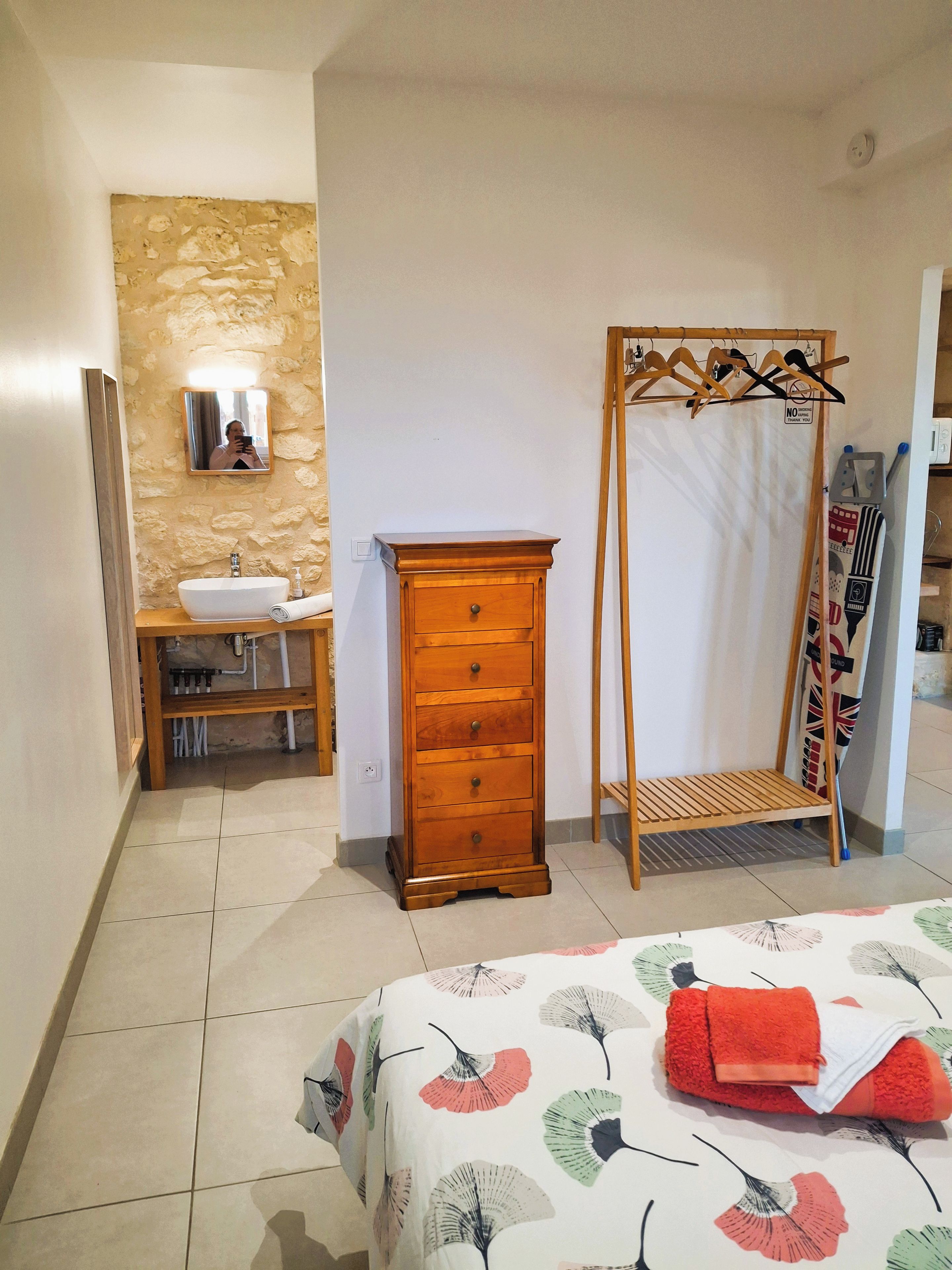 1 bedroom, iron/ironing board, WiFi (free), bed sheets