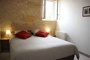 1 bedroom, iron/ironing board, travel cot, free WiFi