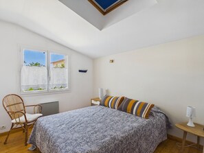 3 bedrooms, iron/ironing board, free WiFi