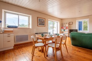 Dining - House for 6 - garden and terrace - 300m beach (Bretignolles-sur-Mer)