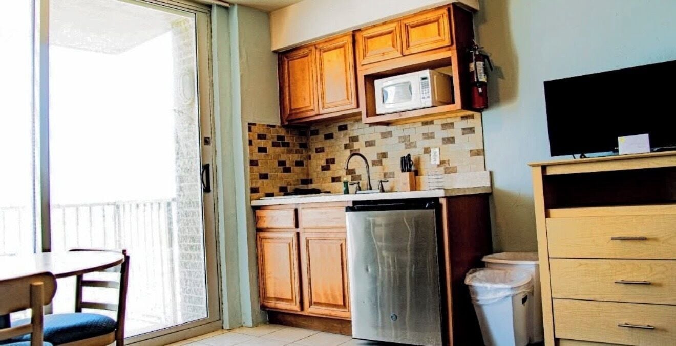Fridge, microwave