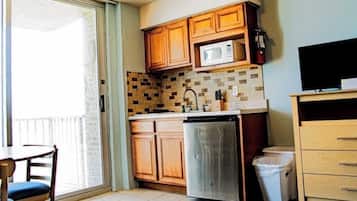 Fridge, microwave
