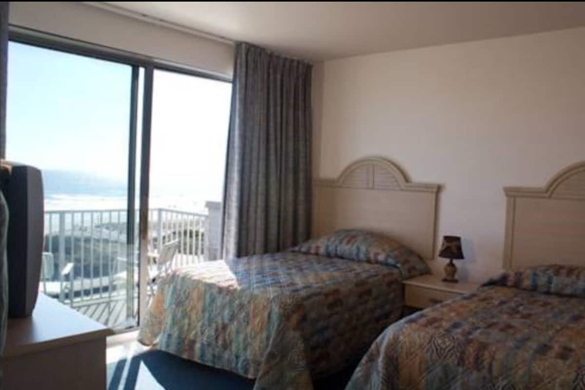 Deluxe Room with Kitchenette, 2 Queen Beds, Oceanfront View | Iron/ironing board (on request), bed sheets