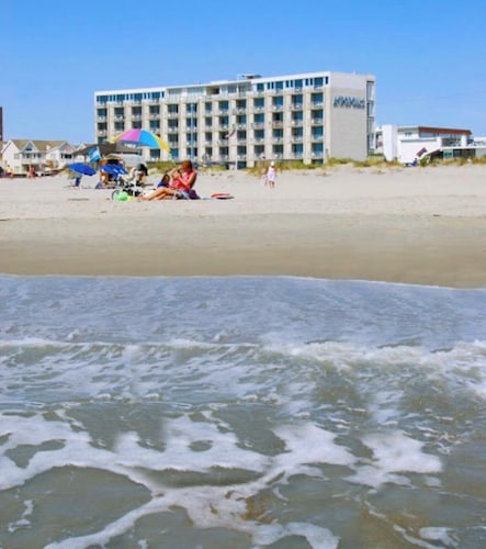 Acropolis Oceanfront Resort