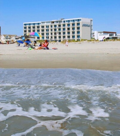 Acropolis Oceanfront Resort