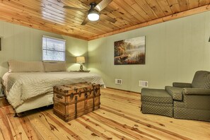 2 bedrooms, iron/ironing board, free WiFi, bed sheets - Riverside Runaway | Ellijay, GA (Ellijay)