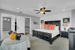 4 habitaciones, tabla de planchar con plancha, wifi y ropa de cama