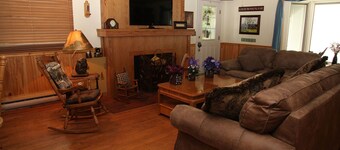 NY LISTE, Bedstemor & bedstefars hus, kom og nyd efterårsfarverne STR011   