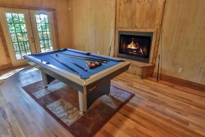 غرفة الألعاب