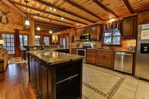 冰箱、烤箱、炉灶、洗碗机