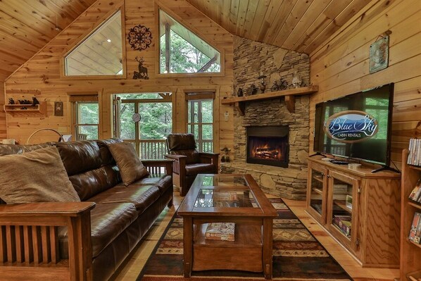 Smart TV, fireplace