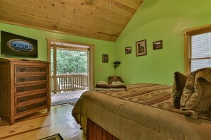 3 bedrooms, iron/ironing board, free WiFi, bed sheets - Tranquility On The Creek | Ellijay, GA (Ellijay)