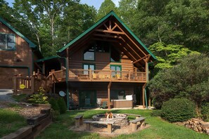 Terrace/patio - Water`s Edge | Blue Ridge, GA (Blue Ridge)