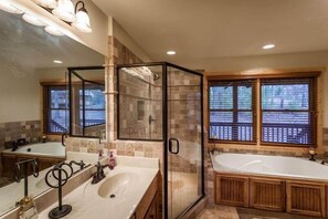 Shower, hair dryer, towels - Paradise Too | Ellijay, GA (Ellijay)