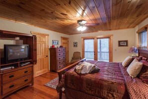 4 bedrooms, iron/ironing board, free WiFi, bed sheets - Paradise Too | Ellijay, GA (Ellijay)