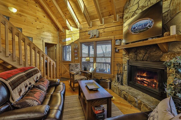 Smart TV, fireplace