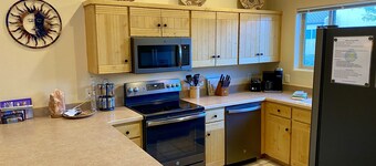 Moab Rim Views! I Garage I Pool & Hot Tub I Pet Friendly I Trailer Parking