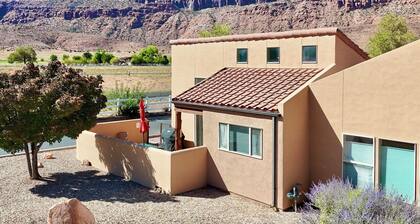 Moab Rim Views! I Garage I Pool & Hot Tub I Pet Friendly I Trailer Parking