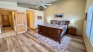 3 bedrooms, iron/ironing board, travel crib, free WiFi - Moab Rim Views! I Garage I Pool & Hot Tub I Pet Friendly I Trailer Parking (Moab)