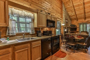 Fridge, oven, stovetop, dishwasher