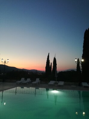 Outdoor pool, open 8:00 AM to 7:00 PM, pool umbrellas, pool loungers - Zante Dolphin (Zakynthos)