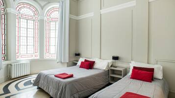 Cofres nos quartos, individualmente decorados