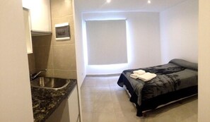 Studio | Premium bedding, desk, free WiFi, bed sheets - Patagonia Austral Apartamentos (Ushuaia)