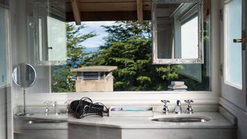 Superior Room, Jetted Tub | Bathroom