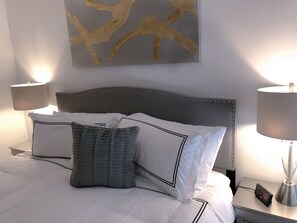 Premium-Apartment, 1 Schlafzimmer, Nichtraucher, Küche | 1 Schlafzimmer, hochwertige Bettwaren, Schreibtisch