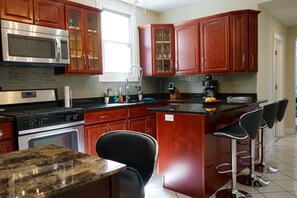 Fridge, microwave, oven, stovetop - A One-Way Ticket to ComfortTown (Chicago)