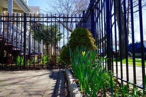 Terrace/patio - A One-Way Ticket to ComfortTown (Chicago)
