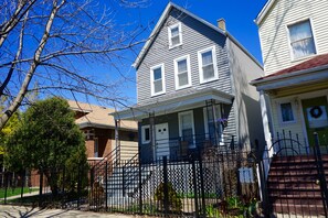 Front of property - A One-Way Ticket to ComfortTown (Chicago)