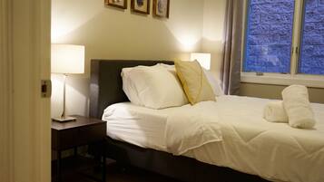 Business Apartment, Balcony, City View | Iron/ironing board, free WiFi, bed sheets