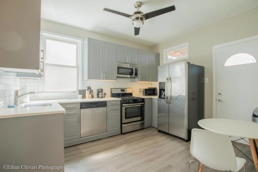 Family Apartment | Private kitchen | Fridge, microwave, oven, stovetop