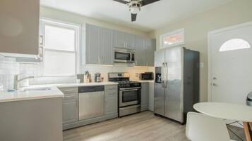 Family Apartment | Private kitchen | Fridge, microwave, oven, stovetop