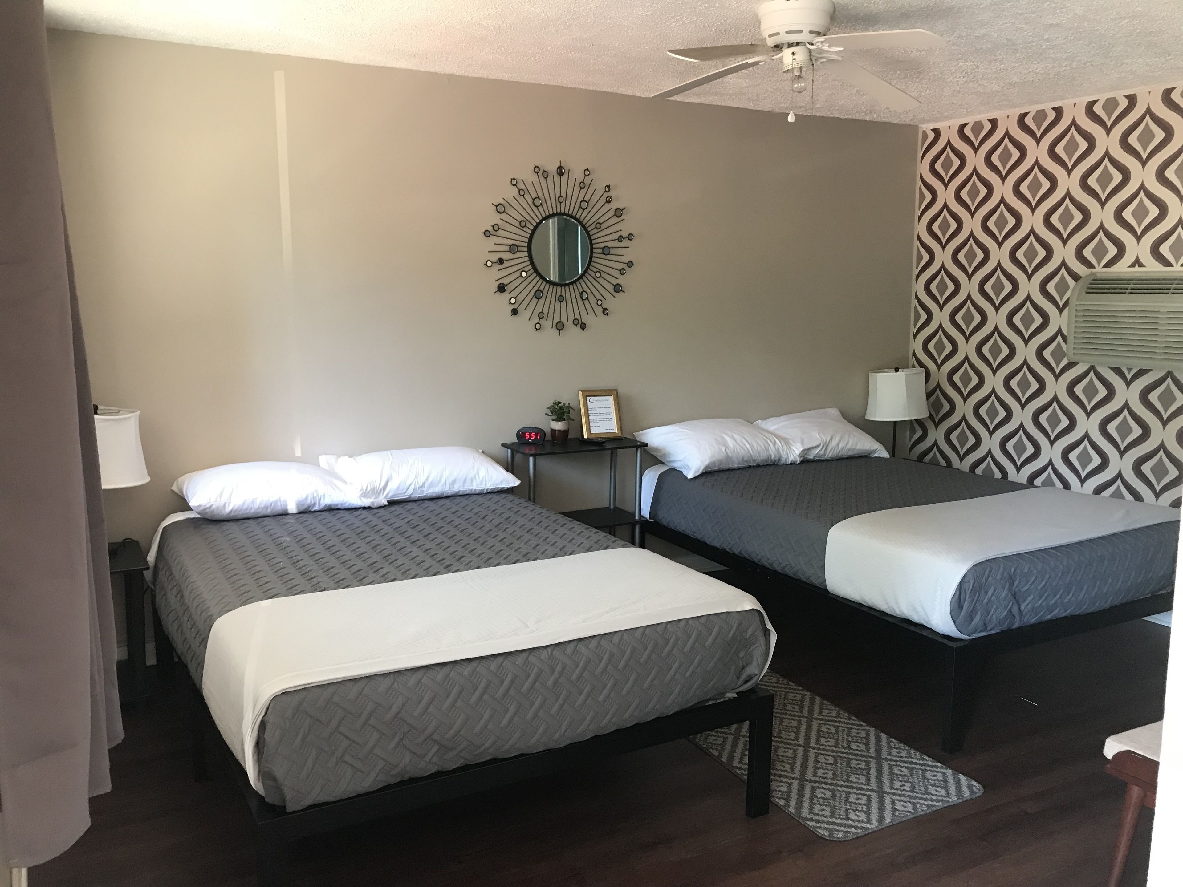 Foto - Nightshade Inn & Gardens