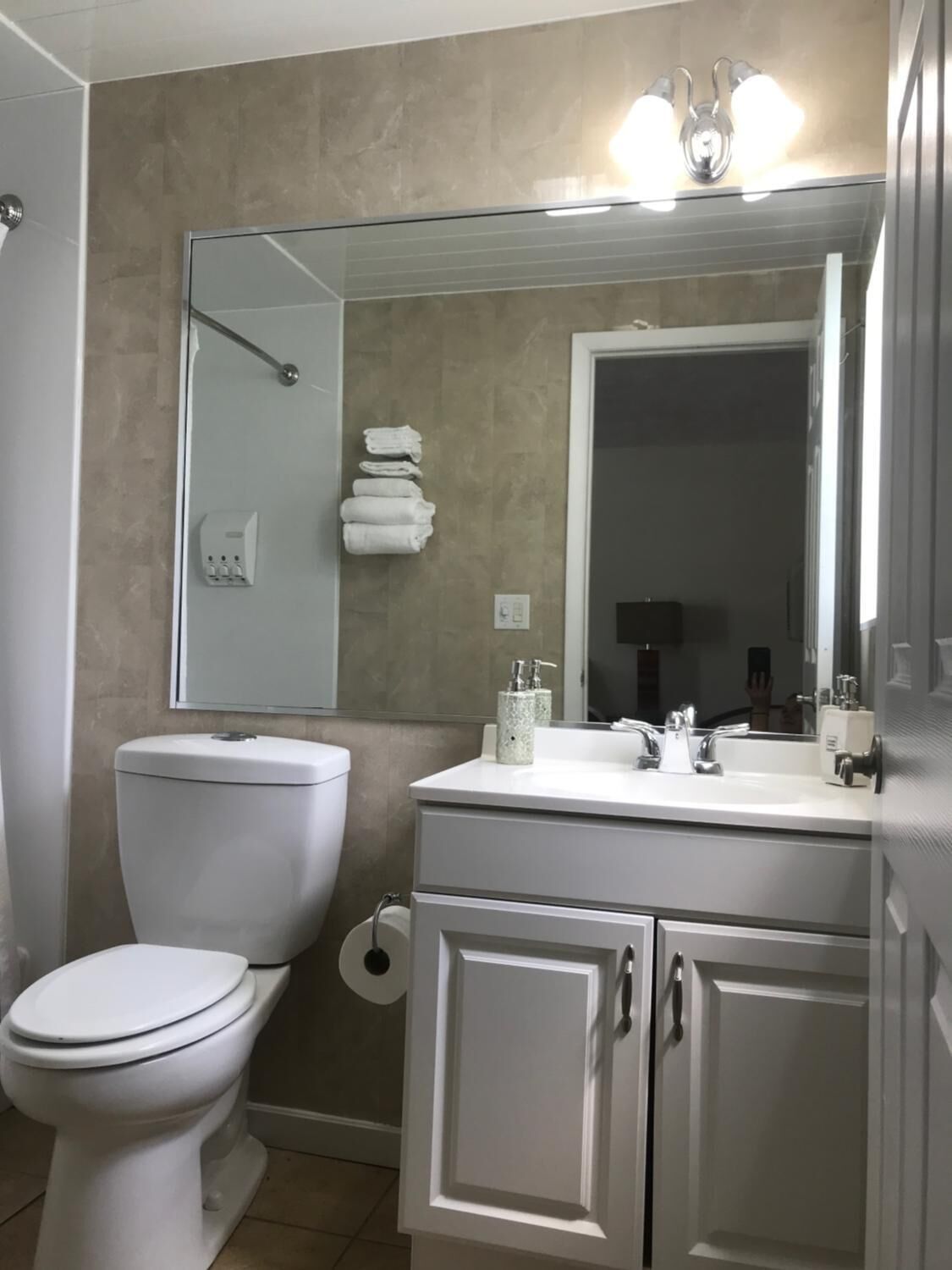 Foto - Nightshade Inn & Gardens